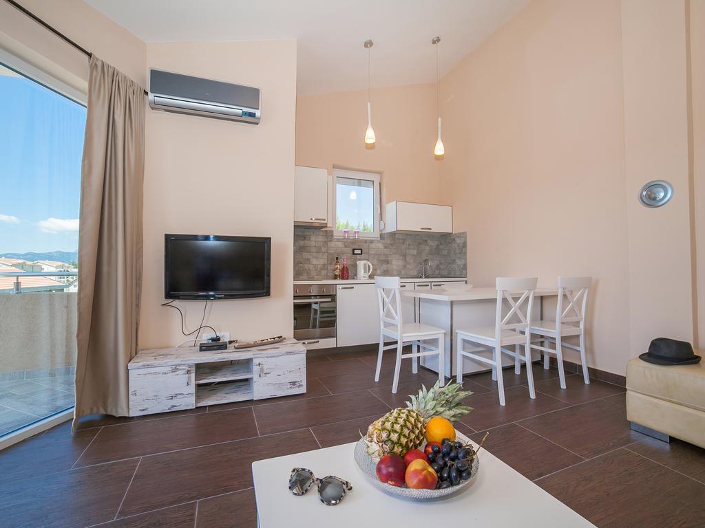 Apartments Urban Wild Котор Екстер'єр фото